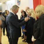 Kielce. 19.11.2019. Obchody Dnia Służby Cywilnej w Świętokrzyskim Urzędzie Wojewódzkim. Medale wręczają: Marcin Bęben - dyrektor generalny w Świętokrzyskim Urzędzie Wojewódzkim w Kielcach i Zbigniew Koniusz - wojewoda świętokrzyski / Wiktor Taszłow / Radio Kielce