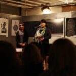 Kielce. 21.11.2019. Finał ogólnopolskiego konkursu plastycznego "Pudełko zwane wyobraźnią – Edward Stachura". Na zdjęciu (od lewej): Małgorzata Surma – wicedyrektor ds. artystycznych, Maria Kowalczyk – dyrektor Zespołu Państwowych Szkół Plastycznych im. Józefa Szermentowskiego w Kielcach / Wiktor Taszłow / Radio Kielce