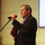 Kielce. 22.11.2019. Obchody Dni Honorowego Krwiodawstwa i 100 lecia PCK. Przemawia Jerzy Stelmasiński - dyrektor Regionalnego Centrum Krwiodawstwa i Krwiolecznictwa w Kielcach / Wiktor Taszłow / Radio Kielce