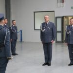 Kielce. 22.11.2019. Otwarcie hali produkcyjnej w Areszcie Śledczym w Kielcach. Na zdjęciu (od prawej): Krzysztof Czekaj - dyrektor Aresztu Śledczego w Kielcach, Włodzimierz Więckowski – Dyrektor Okręgowej Służby Więziennej w Krakowie / Wiktor Taszłow / Radio Kielce