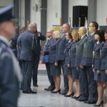 Kielce. 22.11.2019. Otwarcie hali produkcyjnej w Areszcie Śledczym w Kielcach. Awans wręcza Włodzimierz Więckowski – Dyrektor Okręgowej Służby Więziennej w Krakowie / Wiktor Taszłow / Radio Kielce