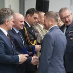 Kielce. 22.11.2019. Otwarcie hali produkcyjnej w Areszcie Śledczym w Kielcach. Medale odbierają Krzysztof Słoń - senator i Rafał Nowak - dyrektor Wzgórza Zamkowego, Krzysztof Ciosek - Świętokrzyski Komendant Wojewódzki Państwowej Straży Pożarnej / Wiktor Taszłow / Radio Kielce