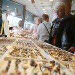 23.11.2019. Kielce. 65. Ogólnopolska Giełda Minerałów, Skamieniałości i Wyrobów Jubilerskich / Wiktor Taszłow / Radio Kielce