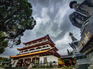 Muzyczne podróże. Chiny Południowe. Lijiang - jezioro Lugu / Mirosław Lubarski