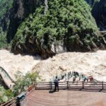 Muzyczne podróże. Chiny Południowe. Shangri-La. Wschodni Tybet / Mirosław Lubarski