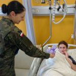 Kielce. Elewi z Centrum Przygotowań do Misji Zagranicznych z Bukówki w Wojewódzkim Szpitalu Zespolonym / Iwona Murawska / Radio Kielce