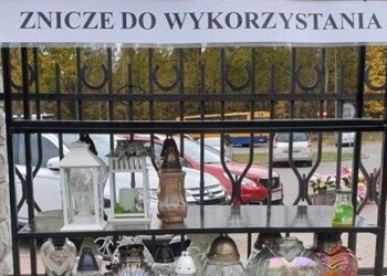 Starachowice. Półka na znicze przy cmentarzu na Bugaju / UM Starachowice