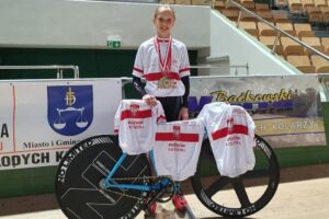 Gabriela Kaczmarczyk z Vento Bike Team Daleszyce zdobyła cztery złote medale podczas rozegranych na welodromie w Pruszkowie mistrzostw Polski szkółek kolarskich / arch. prywatne