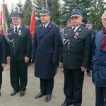 07.12.2019. Gadka, gm. Mirzec. Przekazanie wozu strażackiego. Na zdjęciu (od lewej): Krzysztof Lipiec - poseł PiS, druh Marek Łabędzki, Krzysztof Ciosek - komendant wojewódzki PSP, druh Wojciech Derlatka, Andrzej Bętkowski - marszałek województwa świętokrzyskiego / Anna Głąb / Radio Kielce