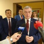 24.12.2019 Starachowice. Opłatek PiS. Przemawia Andrzej Bętkowski - marszałek województwa świętokrzyskiego / Anna Głąb / Radio Kielce