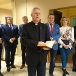 24.12.2019 Starachowice. Opłatek PiS. Na zdjęciu ojciec Marian Puchała / Anna Głąb / Radio Kielce