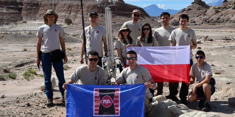 Zespół Impuls z Politechniki Świętokrzyskiej wygrał międzynarodowe zawody łazików marsjańskich - University Rover Challenge, które zakończyły się w Stanach Zjednoczonych / Politechnika Świętokrzyska