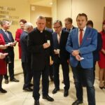 24.12.2019 Starachowice. Opłatek PiS. Na zdjęciu: ojciec Marian Puchała i starosta kielecki Mirosław Gębski / Anna Głąb / Radio Kielce