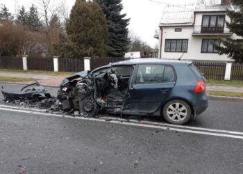 24.12.2019. Opatowiec. Wypadek na ulicy Nowokorczyńskiej / Komenda Powiatowa Policji w Kazimierzy Wielkiej
