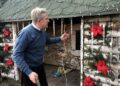 16.12.2019 Sandomierz. Szopka przy ul. Baczyńskiego. Na zdjęciu: Andrzej Bolewski - prezes Spółdzielni Budownictwa Mieszkaniowego „Sandomierz” / Grażyna Szlęzak-Wójcik / Radio Kielce