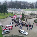 17.12.2019. Końskie. Radio Kielce rozdawało choinki dla słuchaczy / Jarosław Kubalski / Radio Kielce