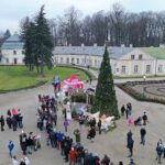 17.12.2019. Końskie. Radio Kielce rozdawało choinki dla słuchaczy / Jarosław Kubalski / Radio Kielce