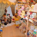 26.12.2019 Poniatowa. Kolekcja misiów Danuty i Witolda Danielewiczów  / Witold i Danuta Danielewicz