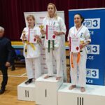 07.12.2019. Kielce. Świętokrzyska Liga Karate Koronea Cup. Na zdjęciu (trzecia z lewej): Monika Sikorska - Busko-Zdrój, zwycięzca kategorii / Kamil Król / Radio Kielce