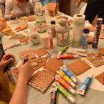 08.12.2019 Końskie. Warsztaty z Agatą Brzezińską dotyczące robienia piernikowych domków / Magdalena Galas-Klusek / Radio Kielce