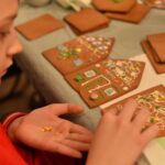 08.12.2019 Końskie. Warsztaty z Agatą Brzezińską dotyczące robienia piernikowych domków / Magdalena Galas-Klusek / Radio Kielce