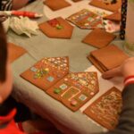 08.12.2019 Końskie. Warsztaty z Agatą Brzezińską dotyczące robienia piernikowych domków / Magdalena Galas-Klusek / Radio Kielce