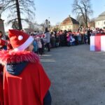 05.12.2019. Końskie. Zapalenie lampek na choince przed siedzibą urzędu miasta / Magdalena Galas-Klusek / Radio Kielce