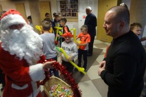 07.12.2019. Jędrzejów. Mikołajkowy Bal Przebierańców / Ewa Pociejowska-Gawęda / Radio Kielce