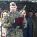 14.12.2019 Włoszczowa. Przysięga 10. Świętokrzyskiej Brygady Obrony Terytorialnej. Na zdjęciu: Sebastian Kusiak – tysięczny żołnierz powołany w struktury 10. Świętokrzyskiej Brygady Obrony Terytorialnej / Ewa Pociejowska-Gawęda / Radio Kielce