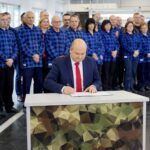 27.11.2019. Skarżysko-Kamienna. Podpisanie umowy dotyczącej dokapitalizowania MESKO. Na zdjęciu: Witold Słowik - prezes Polskiej Grupy Zbrojeniowej / Piotr Kwaśniewski / Radio Kielce