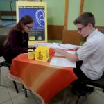 11.12.2019. Kielce. Uczniowie z Kielc piszą listy w ramach akcji Amnesty International / Piotr Kwaśniewski / Radio Kielce