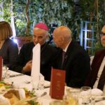 14.12.2019. Kielce. Spotkanie wigilijne Polskiego Związku Bokserskiego. Na zdjęciu (od lewej): Rafał Nowak - wicewojewoda świętokrzyski, Anna Krupka - wiceminister sportu i turystyki, bp Marian Florczyk i Marian Kasprzyk - bokser, mistrz olimpijski z Tokio i Marcin Różycki - zastępca prezydenta Kielc / Kamil Król / Radio Kielce