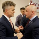 16.12.2019. Kielce. Wigilia u wojewody świętokrzyskiego. Na zdjęciu (od lewej): Krzysztof Słoń - senator PiS i Rafał Nowak - wicewojewoda świętokrzyski / Piotr Kwaśniewski / Radio Kielce