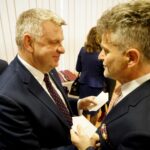 16.12.2019. Kielce. Wigilia u wojewody świętokrzyskiego. Na zdjęciu (od lewej): Jarosław Rusiecki - senator PiS i Krzysztof Słoń - senator PiS / Piotr Kwaśniewski / Radio Kielce