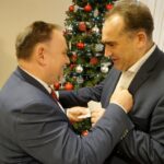 16.12.2019. Kielce. Wigilia u wojewody świętokrzyskiego. Na zdjęciu (od lewej): Marek Kwitek - poseł PiS i Janusz Knap - prezes Radia Kielce / Piotr Kwaśniewski / Radio Kielce