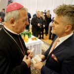 16.12.2019. Kielce. Wigilia u wojewody świętokrzyskiego. Na zdjęciu (od lewej): bp Jan Piotrowski - ordynariusz diecezji kieleckiej i Krzysztof Słoń - senator PiS / Piotr Kwaśniewski / Radio Kielce