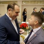 16.12.2019. Kielce. Wigilia u wojewody świętokrzyskiego. Na zdjęciu (od lewej): Janusz Knap - prezes Radia Kielce i Bartłomiej Dorywalski - poseł PiS / Piotr Kwaśniewski / Radio Kielce