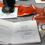 02.12.2019. Kielce. Wystawa „Otwórzmy drzwi do wolności. Janusz Kurtyka 1960 -2010” połączona z pokazem filmu dokumentalnego „Trwajcie” / Michał Kita / Radio Kielce