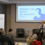 02.12.2019. Kielce. Wystawa „Otwórzmy drzwi do wolności. Janusz Kurtyka 1960 -2010” połączona z pokazem filmu dokumentalnego „Trwajcie” / Michał Kita / Radio Kielce