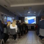 02.12.2019. Kielce. Wystawa „Otwórzmy drzwi do wolności. Janusz Kurtyka 1960 -2010” połączona z pokazem filmu dokumentalnego „Trwajcie” / Michał Kita / Radio Kielce