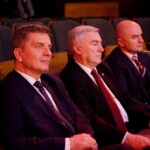 19.12.2019. Kielce. Gala XXI Świętokrzyskiej Nagrody Jakości. Na zdjęciu (od lewej): Andrzej Pruś - przewodniczący sejmiku województwa świętokrzyskiego, Andrzej Bętkowski - marszałek województwa świętokrzyskiego i Rafał Nowak - wicewojewoda świętokrzyski / Piotr Kwaśniewski / Radio Kielce