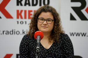 22.12.2019. Kielce. Studio Polityczne Radia Kielce. Na zdjęciu: Julia Polakowska - Konfederacja Wolność i Niepodległość / Piotr Kwaśniewski / Radio Kielce