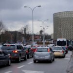 27.12.2019. Kielce. Olbrzymie korki przy galerii handlowej Korona / Piotr Kwaśniewski / Radio Kielce