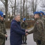 20.12.2019. Kielce. Obchody Dnia Pamięci Poległych na Misjach. Odznaczenia wręcza senator Jarosław Rusiecki / Michał Kita / Radio Kielce