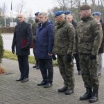 20.12.2019. Kielce. Obchody Dnia Pamięci Poległych na Misjach. Na zdjęciu (od lewej): Krzysztof Szczerba - zastępca dyrektora oddziału okręgowego NBP w Kielcach, Jarosław Rusiecki - senator PiS, płk Paweł Chabielski - komendant Centrum Przygotowań do Misji Zagranicznych w Kielcach i Piotr Gadomski - zastępca dowódcy 10. Świętokrzyskiej Brygady Obrony Terytorialnej / Michał Kita / Radio Kielce
