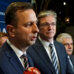 27.12.2019 Kielce. Spotkanie świąteczno-noworoczne PSL. Na zdjęciu (od lewej): Władysław Kosiniak-Kamysz - prezes PSL, europoseł Adam Jarubas i Andrzej Swajda – radny sejmiku województwa / Michał Kita / Radio Kielce