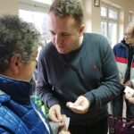 24.12.2019. Starachowice. Wigilia dla potrzebujących. Na zdjęciu (w środku): Marek Materek - prezydent Starachowic / Anna Głąb / Radio Kielce