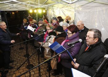 15.12.2019 Chęciny. Wspólne kolędowanie i świąteczny kiermasz / Jarosław Kubalski / Radio Kielce