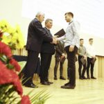 10.12.2019. Kielce. Studenci ze Wschodu otrzymali podczas sesji sejmiku stypendia od marszałka / Jarosław Kubalski / Radio Kielce