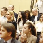 10.12.2019. Kielce. Studenci ze Wschodu otrzymali podczas sesji sejmiku stypendia od marszałka / Jarosław Kubalski / Radio Kielce